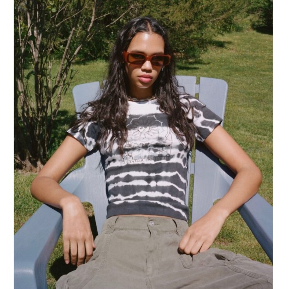 UO Tarot Tie-dye baby tee 🌙